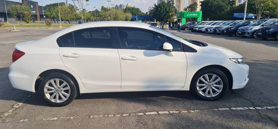 HONDA CIVIC 1.8 LXS 16V FLEX 4P MANUAL HONDA CIVIC 1.8 LXS 16V FLEX 4P MANUAL